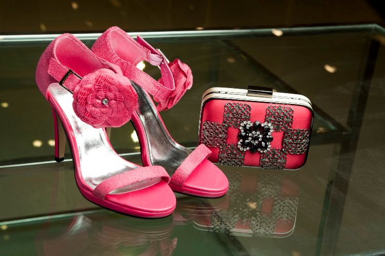 Discover The Many Advantages Of Purchasing Ladies Footwear and Handbags Online