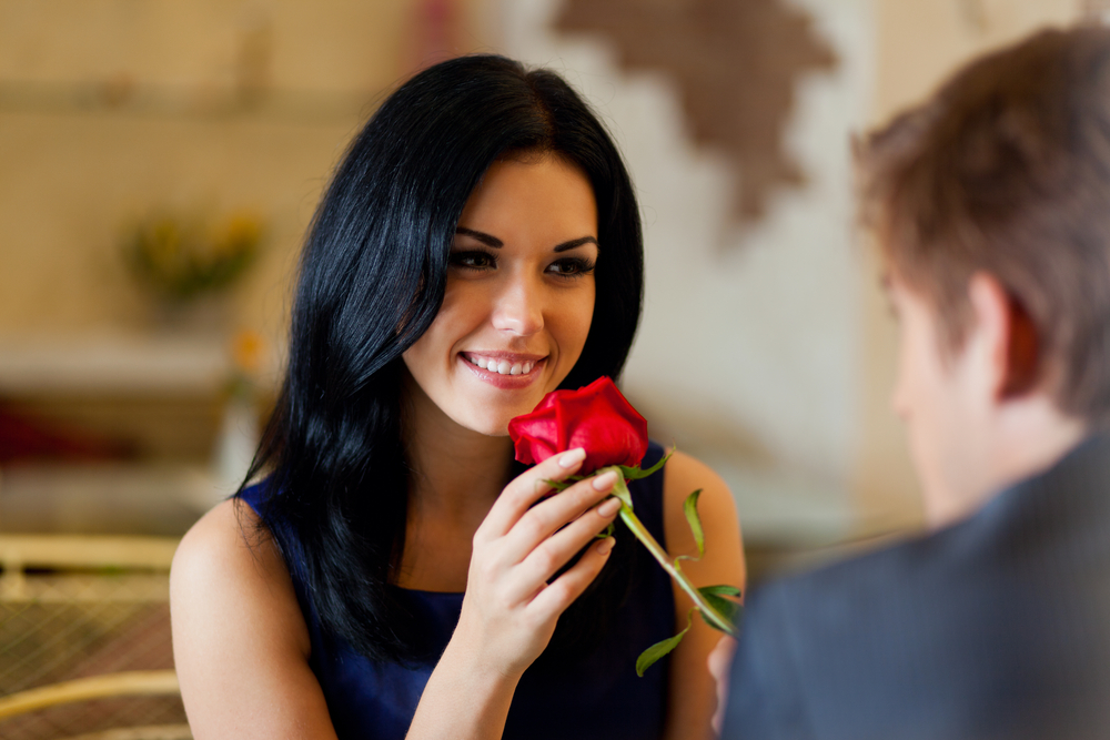 Know How Flowers Indicate Your Relationship With Your Girlfriend!