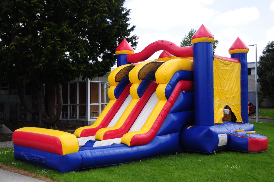 Benefits Of Hiring Bouncy Castle At Your Event